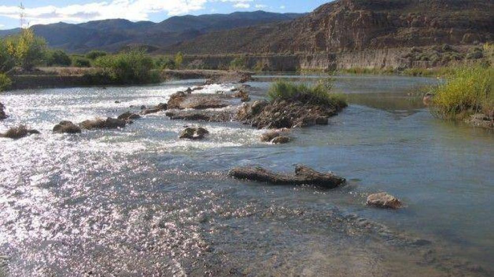 Fuerte intervenci�n del IPA ante intento de cortar el R�o Chubut cerca de Paso del Sapo