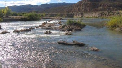 Fuerte intervenci�n del IPA ante intento de cortar el R�o Chubut cerca de Paso del Sapo