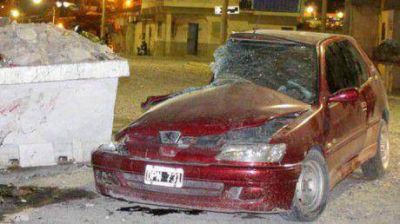 Choque tr�gico en Trelew: embisti� un contenedor y se mat� una mujer