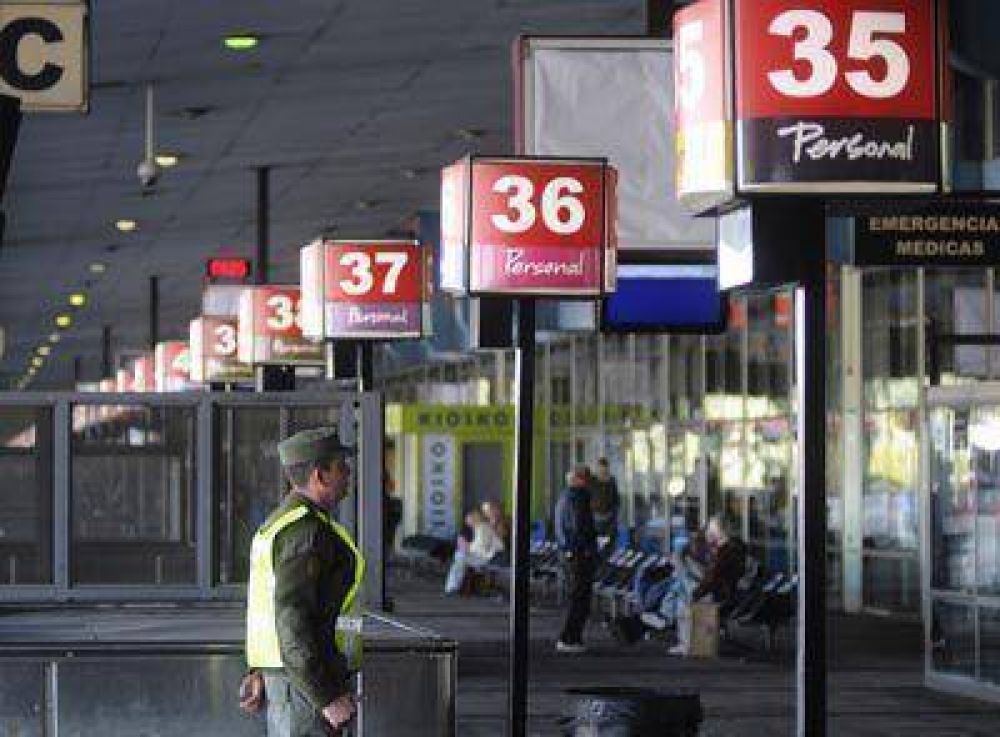 Se levant� el paro de micros