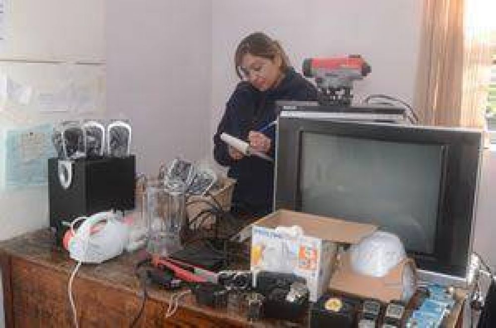 �Compraba y vend�a cosas robadas?