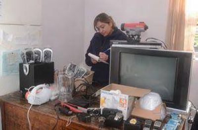  �Compraba y vend�a cosas robadas?