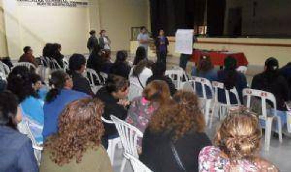 Desde la Naci�n capacitar�n en atenci�n a adolescentes