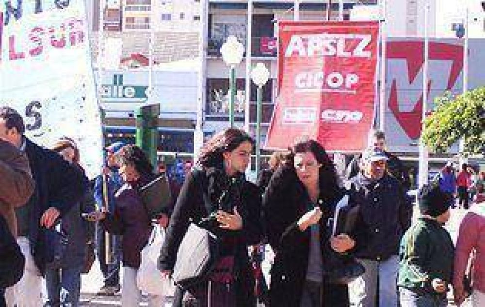 Los m�dicos se re�nen hoy con el Municipio para discutir salarios