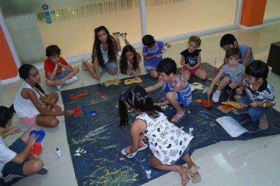 Taller para ni�os celebrando el d�a de la Autonom�a Provincial