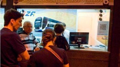 M�s de 2.000 pasajeros por d�a se quedan sin viajar por el paro