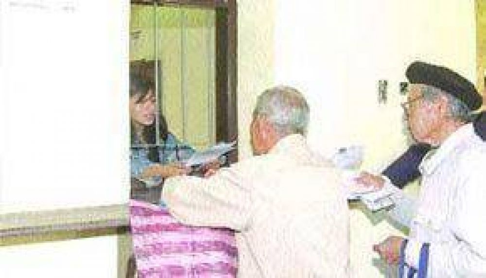 Jubilados piden que se modifique el decreto que fija el complemento