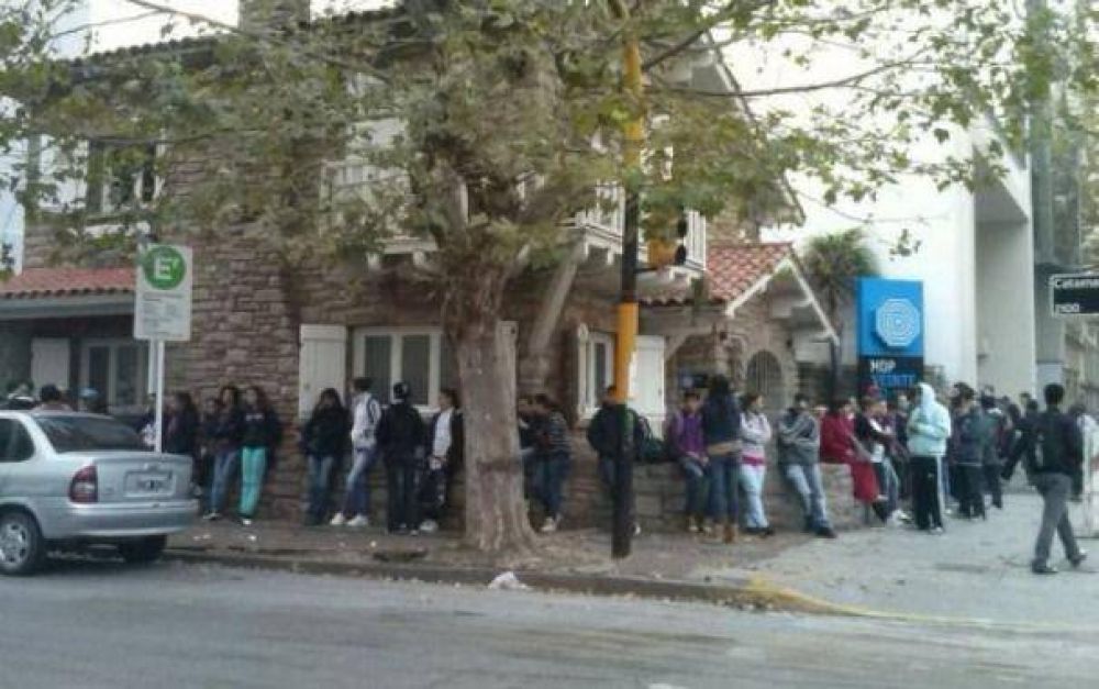 Boleto estudiantil: denuncian irregularidades en la entrega de tarjetas