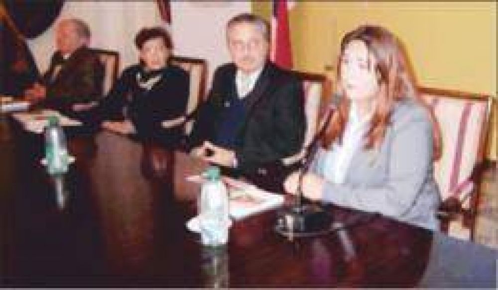 Escritores misioneros presentaron libros en el marco del 130� aniversario de la Casa de Gobierno