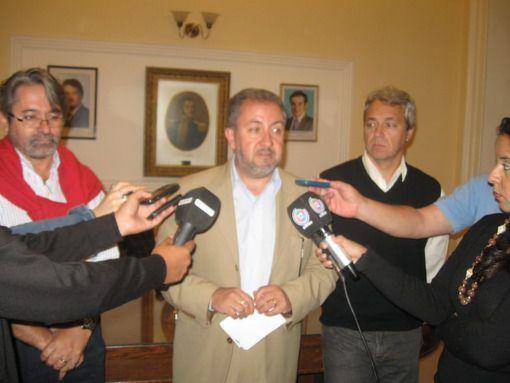 El Gobierno convoca a la oposici�n a discutir la problem�tica de la tierra en Misiones