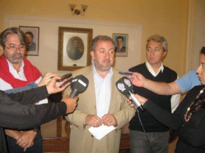 El Gobierno convoca a la oposici�n a discutir la problem�tica de la tierra en Misiones