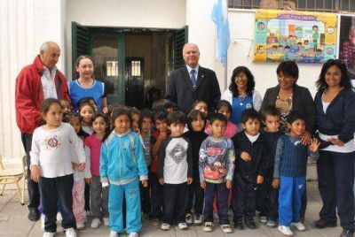 Unidades escolares reciben aporte de la C�mara de Diputados