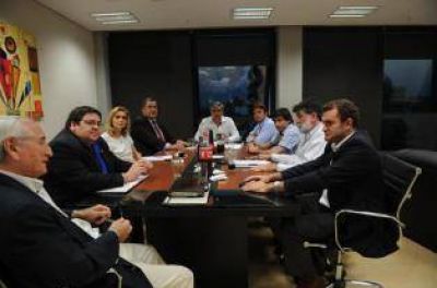 La UCR acord� m�s di�logo, pero no unificar� sus bloques