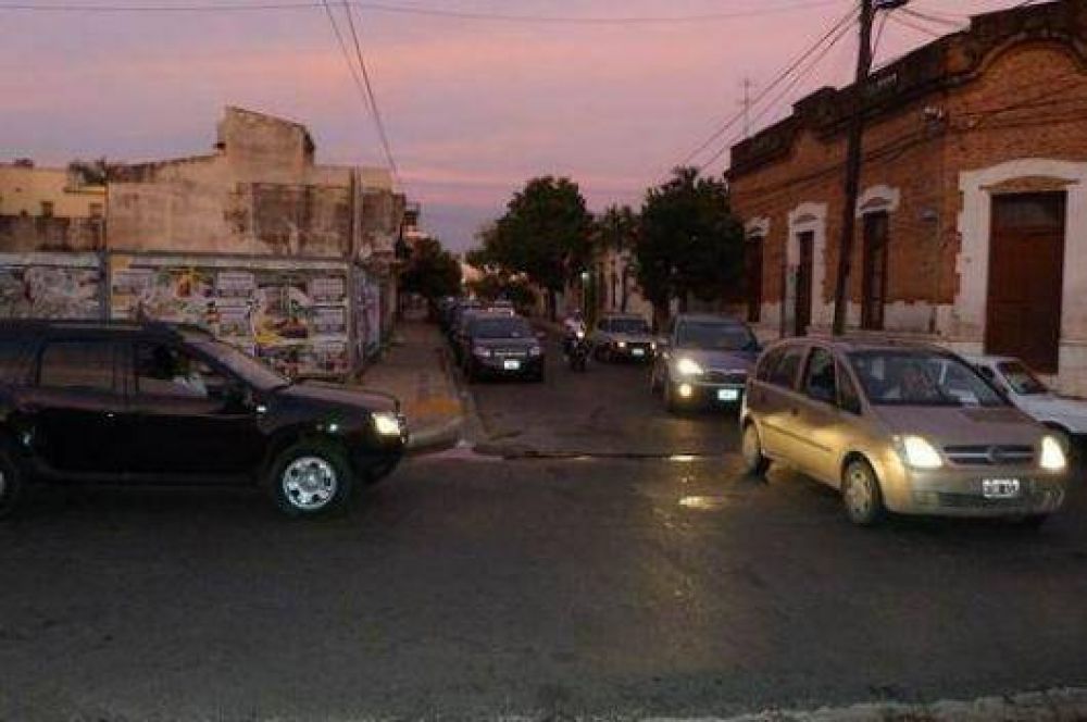 Anunciaron instalaci�n de sem�foros en los puntos cr�ticos del tr�nsito
