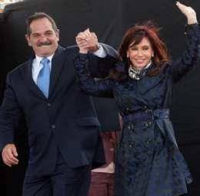 En vez de al hip�dromo, el PJ llevar� a Cristina a un teatro