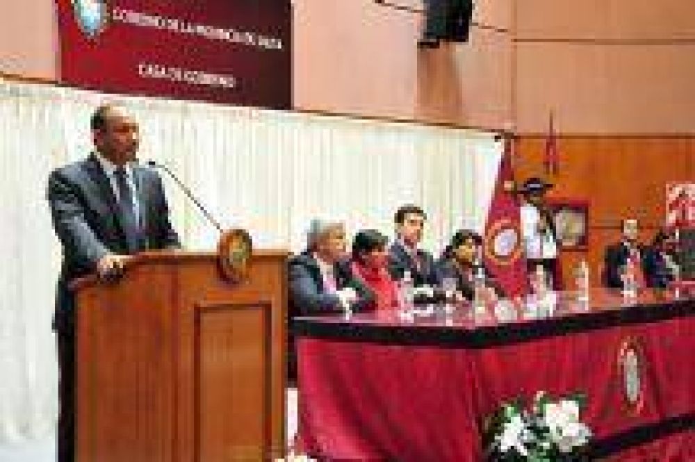 El intendente Miguel Isa particip� de la firma del convenio para regularizar a los empleados de maestranza