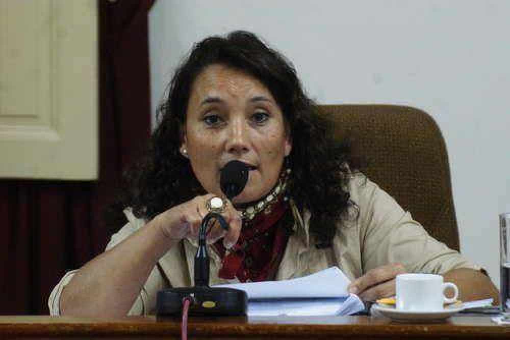 "Para los nacimientos o las defunciones los cacharienses tenemos que viajar a Azul"