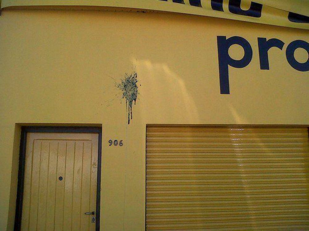 Intolerante agresi�n a local partidario
