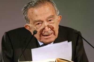 Muri� Giulio Andreotti, siete veces primer ministro de Italia