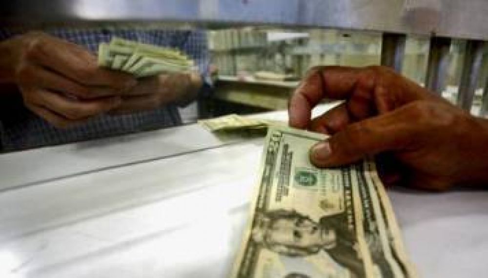 Cristina prometi� no devaluar y el 'blue' quebr� la barrera de los $ 10