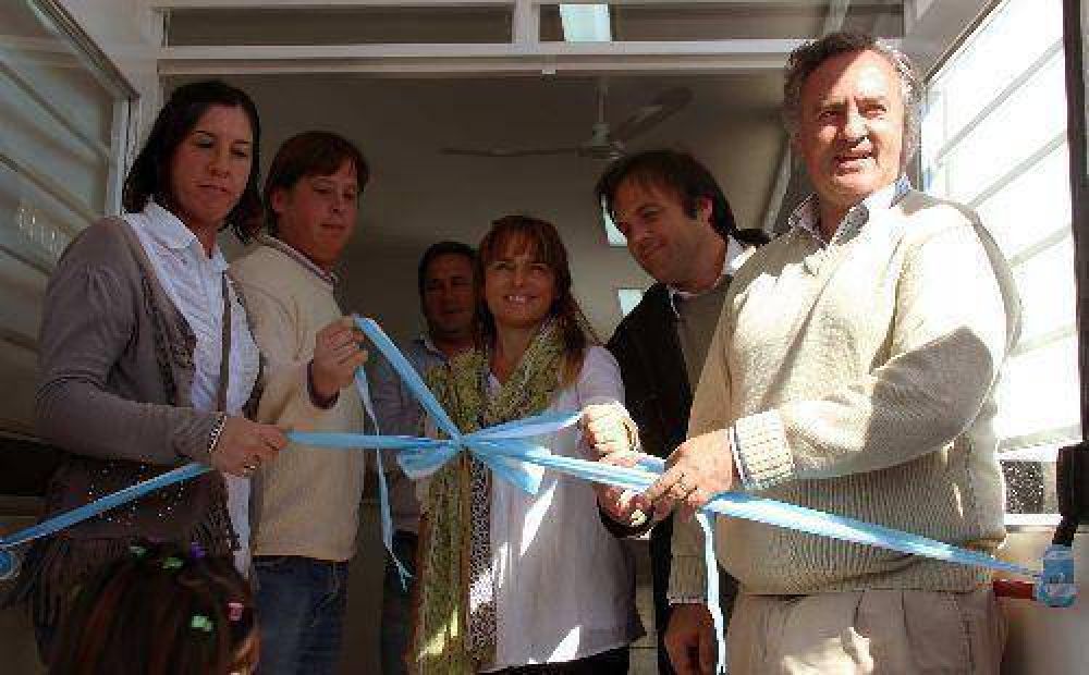 De la Torre inaugur� el centro de salud en Santa Mar�a