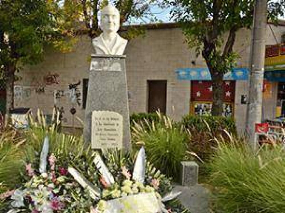 El Municipio record� a Eva Duarte en el 94� aniversario de nacimiento