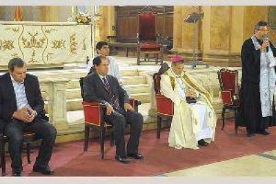 Dignatarios locales de distintos credos religiosos pidieron anoche por la paz en Siria en una sentida invocaci�n