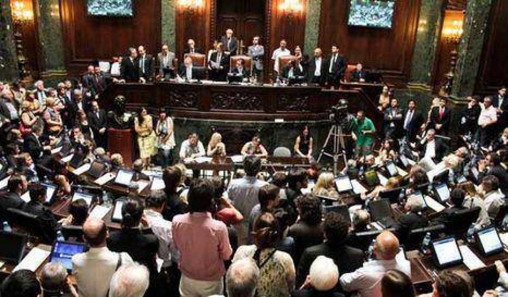 "Est�n los votos para el juicio pol�tico a Macri"