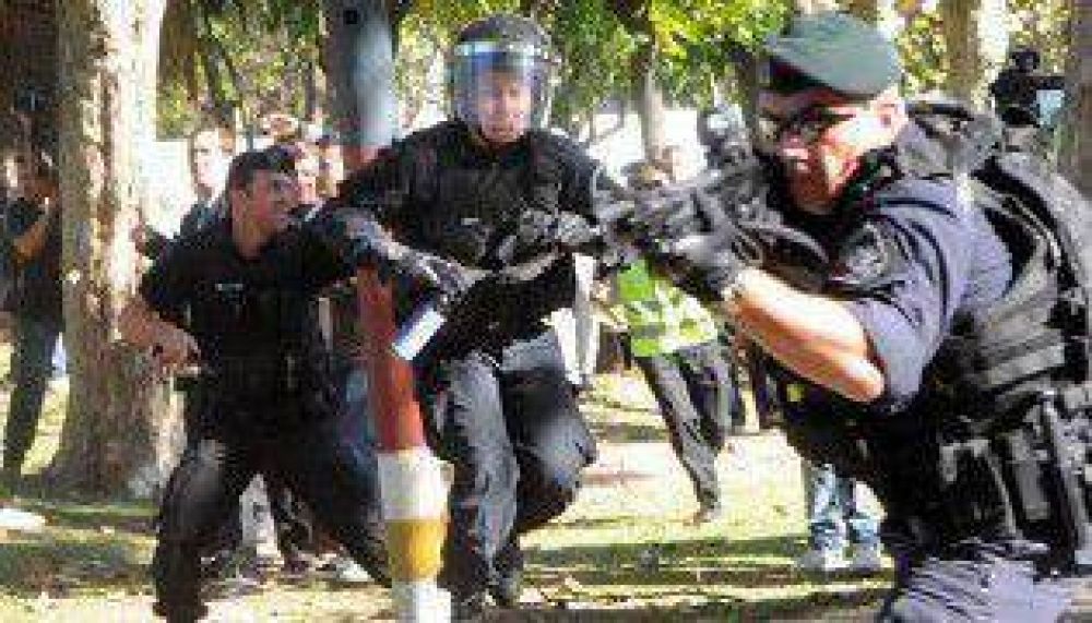 La Ciudad inici los sumarios a policas que actuaron en el Borda