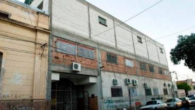 La Municipalidad abre el di�logo para no clausurar las escuelas