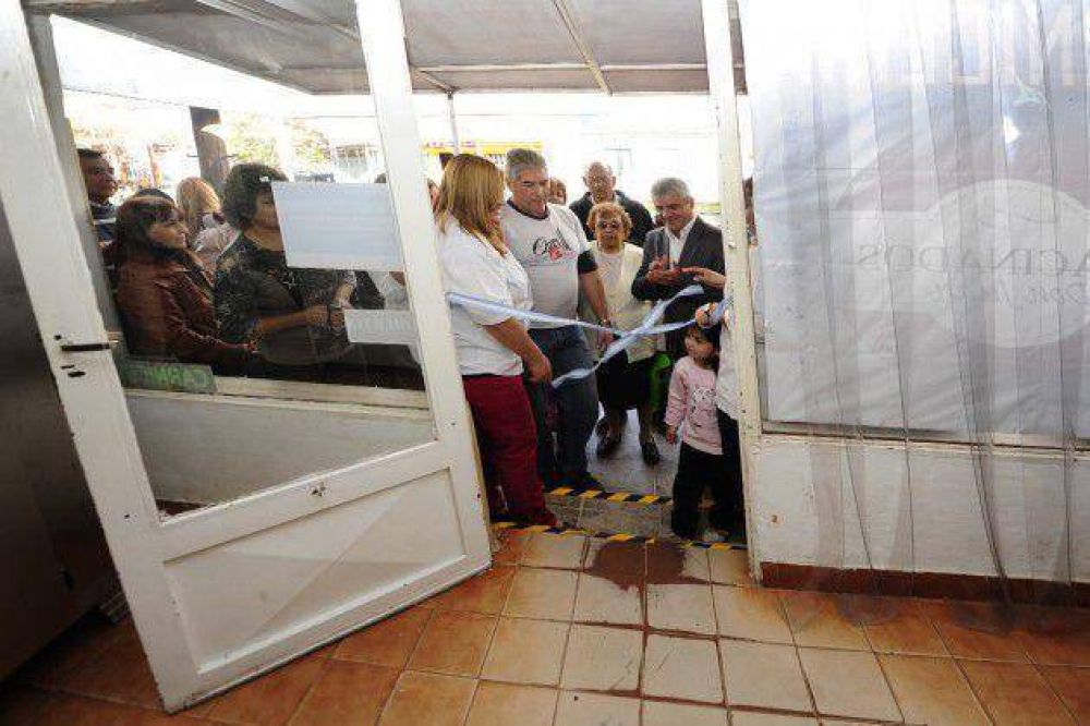 Inauguran dos j�venes empresas