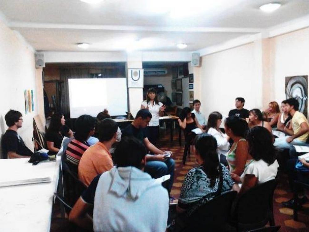 Resistencia: capacitan a emprendedores
