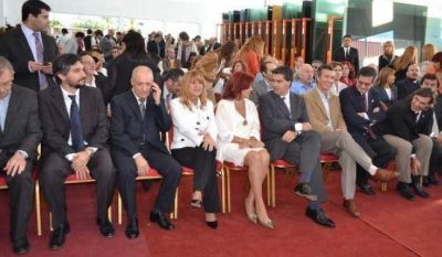 Ayala sobre la nueva f�brica Contacto SA: "Es trabajo genuino y desarrollo para una ciudad que crece"