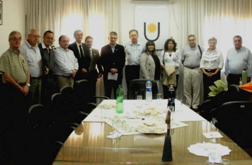 T�cnicos de Argentina y Paraguay realizar�n mapa de desastres h�dricos