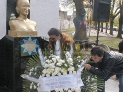 El intendente Guti�rrez encabez� homenaje a Eva Per�n