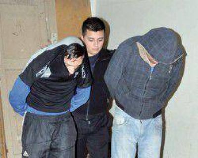 Por la violaci�n de su pareja con amigos a�n hay 5 detenidos