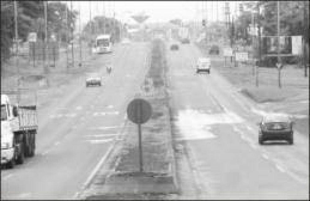 Vialidad Nacional inici� las obras de la autov�a RN 12 en Puerto Iguaz�