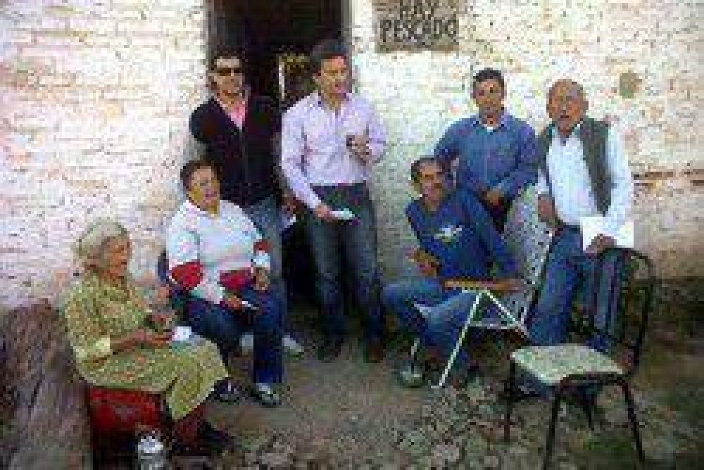 Zimmermann recorri� el barrio La Toma de Barranqueras