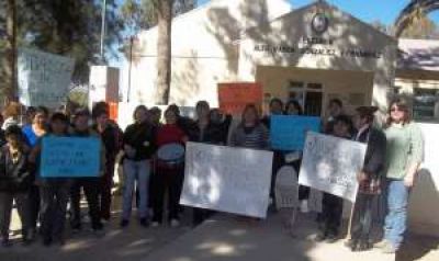J�chal: 3 escuelas sin clases porque padres y alumnos las tomaron
