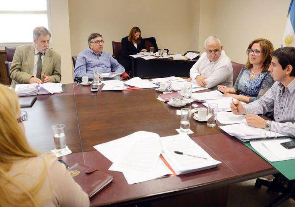 Ampliar�an plazo para llamar a elecciones 