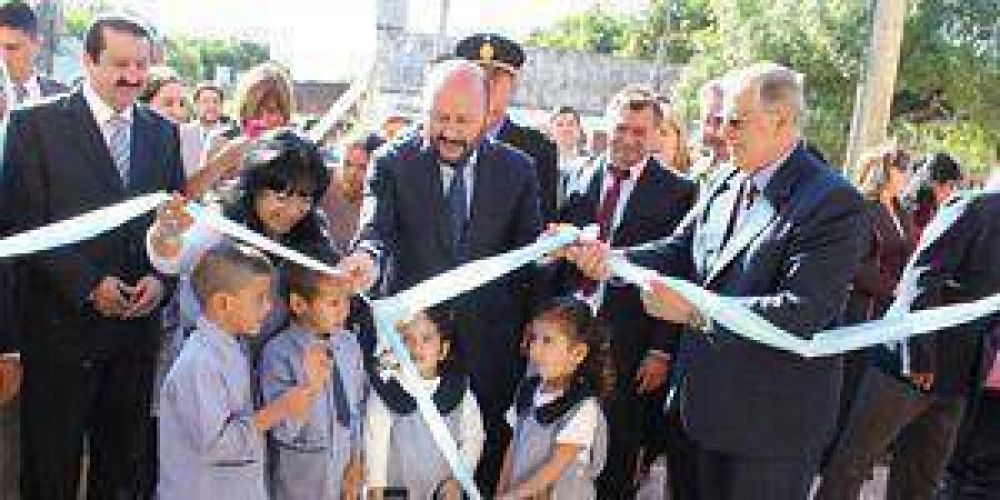 Insfr�n inaugur� ayer cinco obras educativas