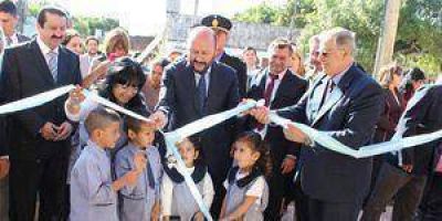 Insfr�n inaugur� ayer cinco obras educativas