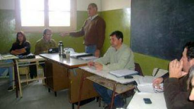 El Consejo Escolar sesion� en Claraz