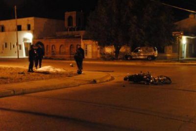Muere motociclista al ser atropellado