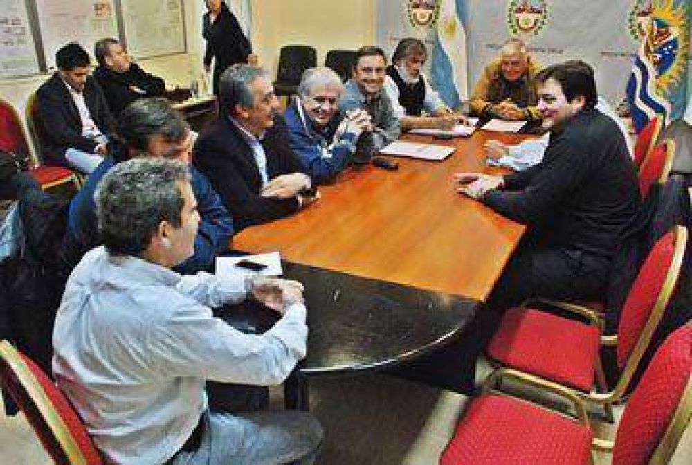 Fracas� el encuentro con intendentes por salarios