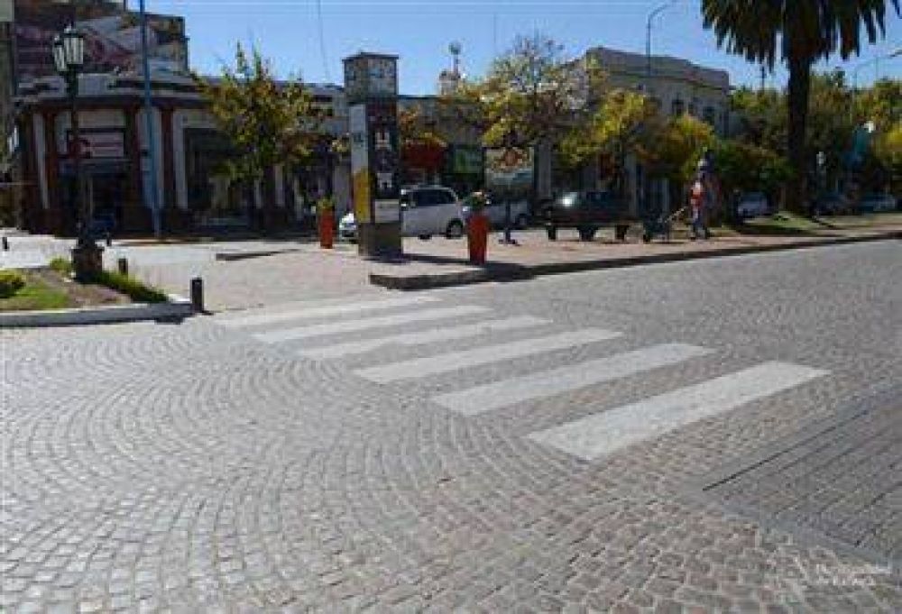 Adoquinado: sigue la obra sobre Av. Santa Fe