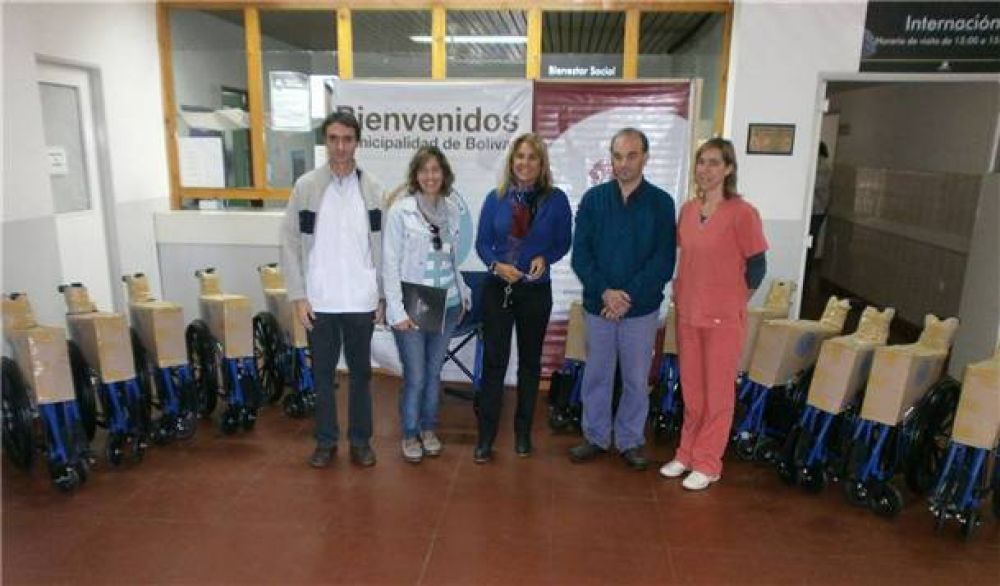 El Hospital recibi� la donaci�n de 14 sillas de ruedas