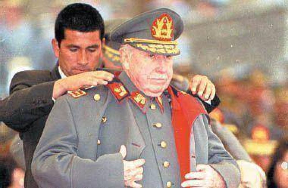Pinochet lleg� a tener la mayor colecci�n de libros de marxismo de Chile