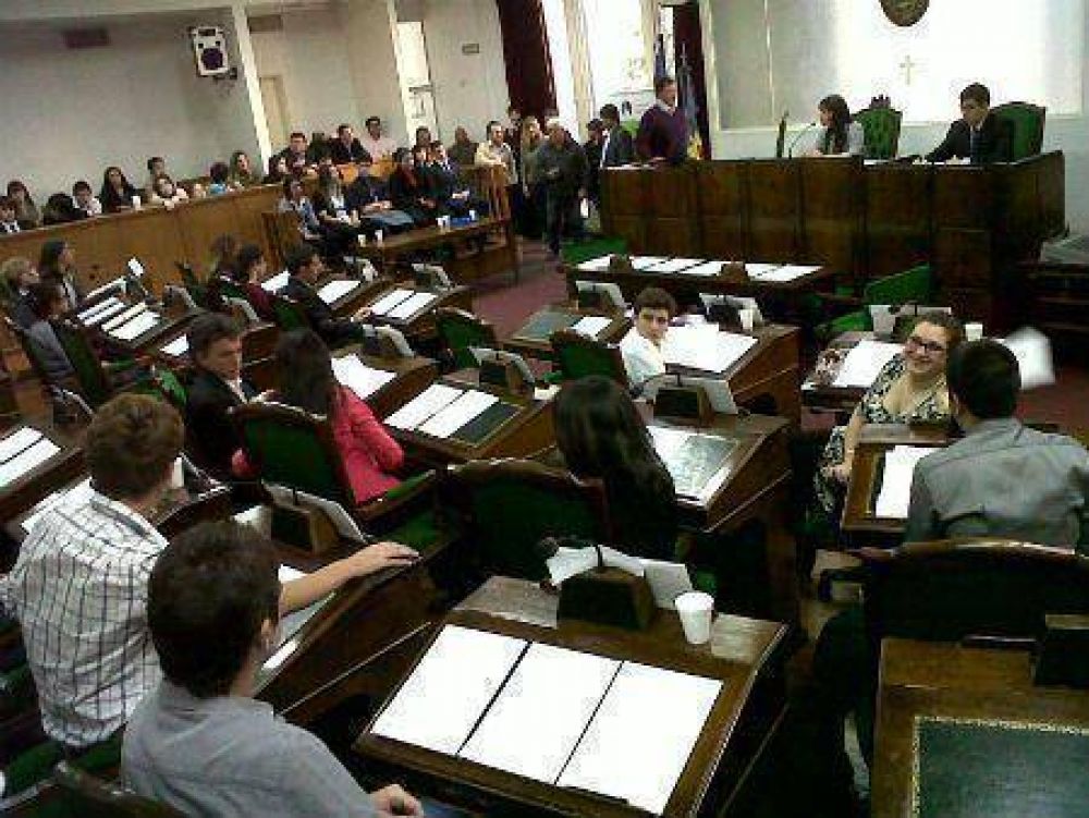 Se llev� a cabo el primer plenario juvenil en Vicente L�pez