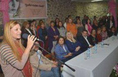 La Rama Femenina ratific� apoyo a Beder Herrera